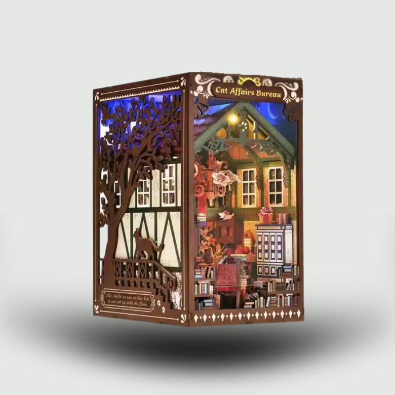 Le Bureau des Chats – Book Nook Kit miniature