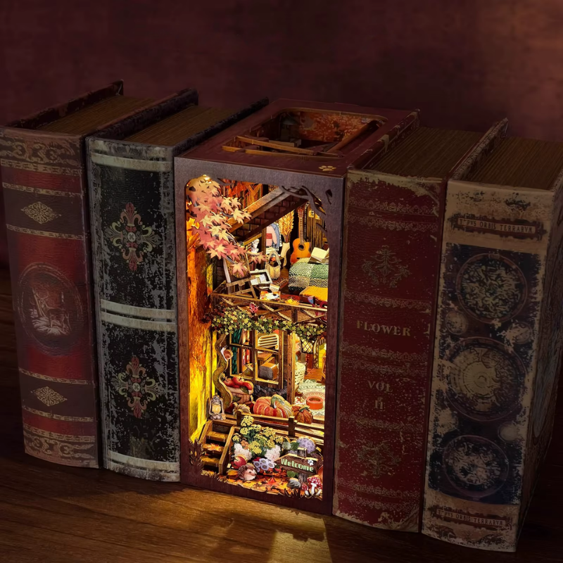 Le refuge Automnal – Book Nook Kit miniature