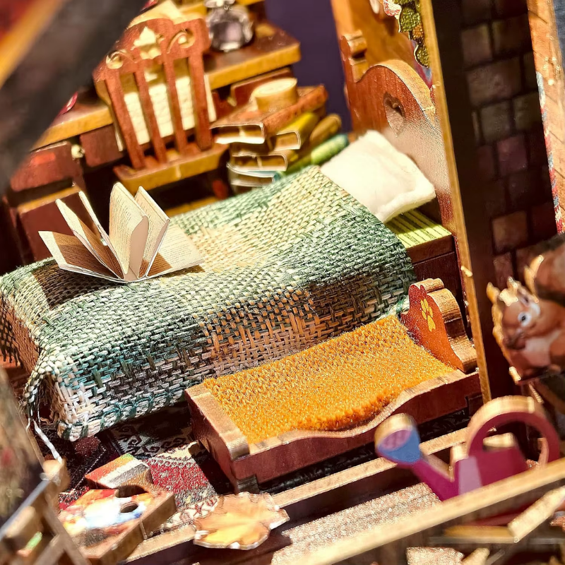 Le refuge Automnal – Book Nook Kit miniature